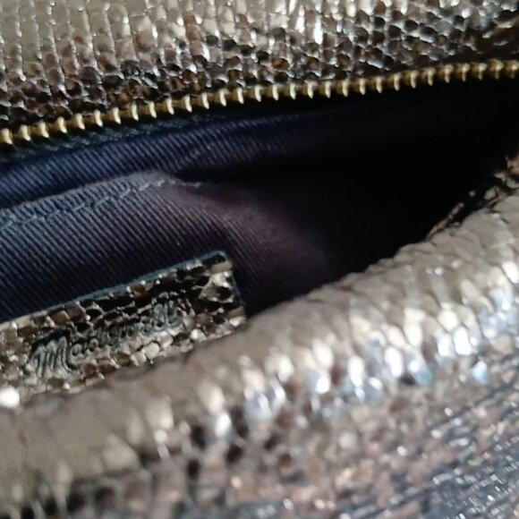 Madewell - The Puff Crossbody, Textured Leather Purse In Metallic Pewter - Picture 4 of 12